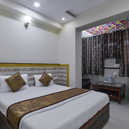 Hotel Aroma- Dadar Bombaim Exterior foto