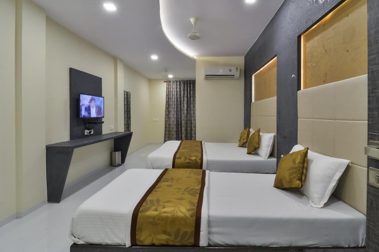Hotel Aroma- Dadar Bombaim Exterior foto