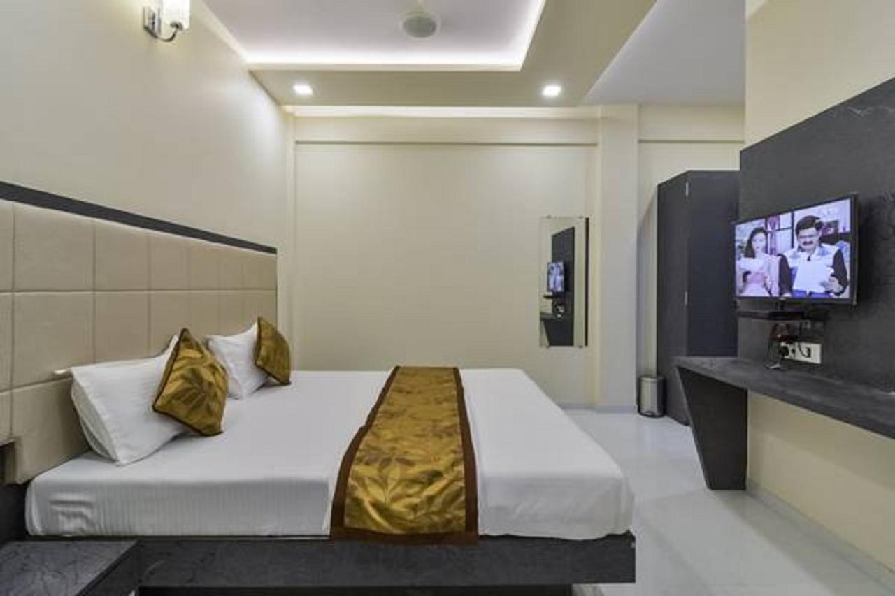 Hotel Aroma- Dadar Bombaim Exterior foto