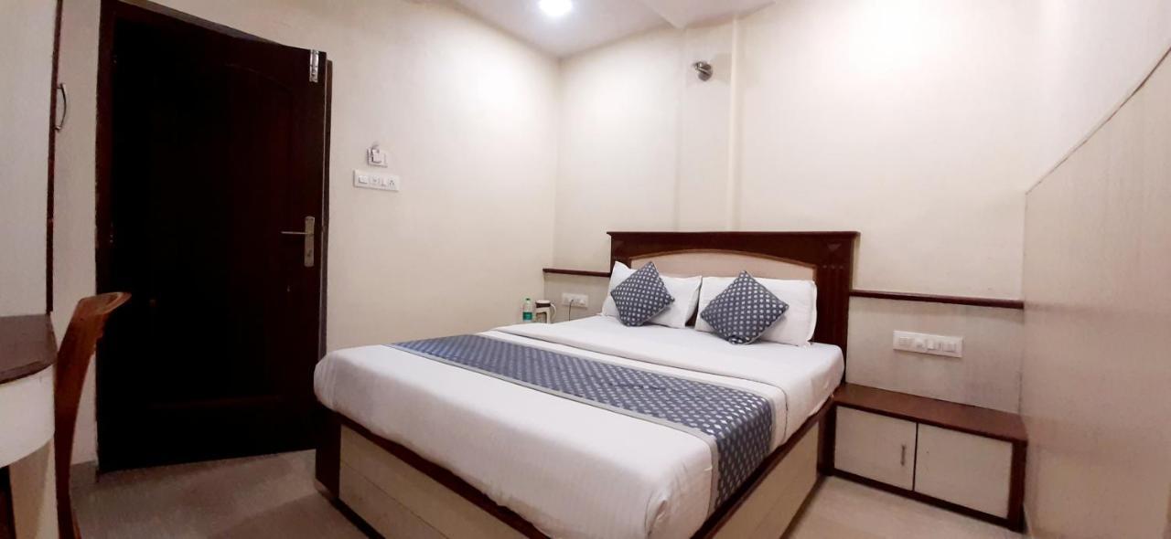 Hotel Aroma- Dadar Bombaim Exterior foto